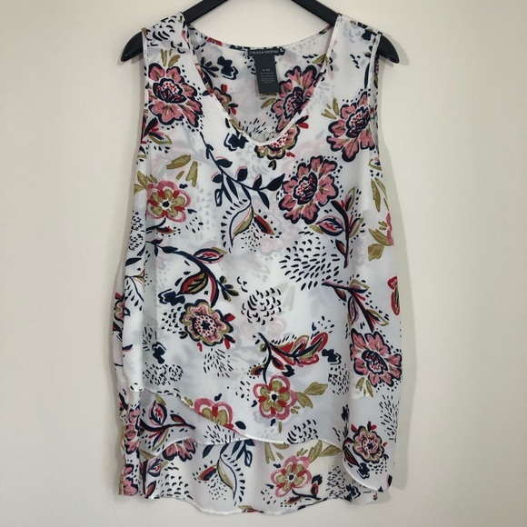 Chelsea & Theodore Tops - SOLD ❤️ CHELSEA & THEODORE White Floral Tank Top
